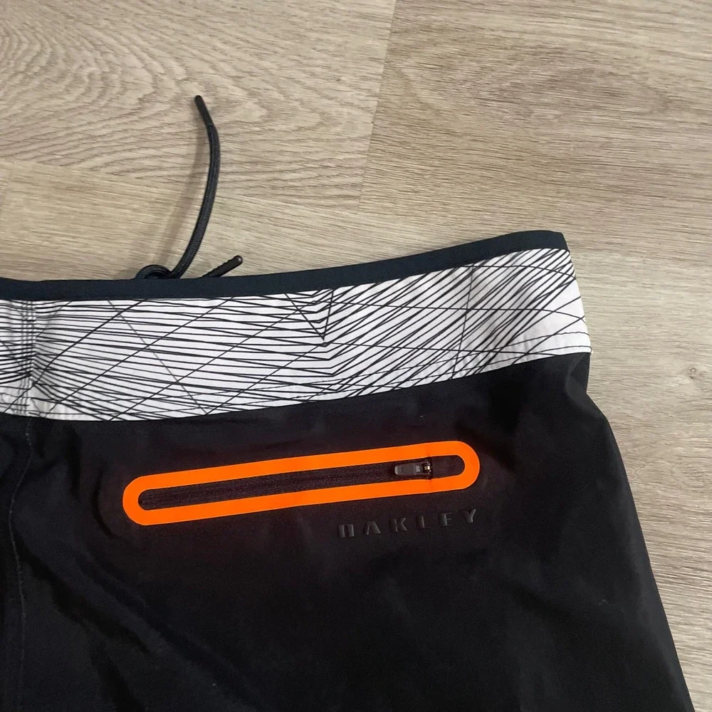 Oakley Geo Ellipse 18 Boardshorts Mens 33 Black Orange 482446-02E Surf Swim